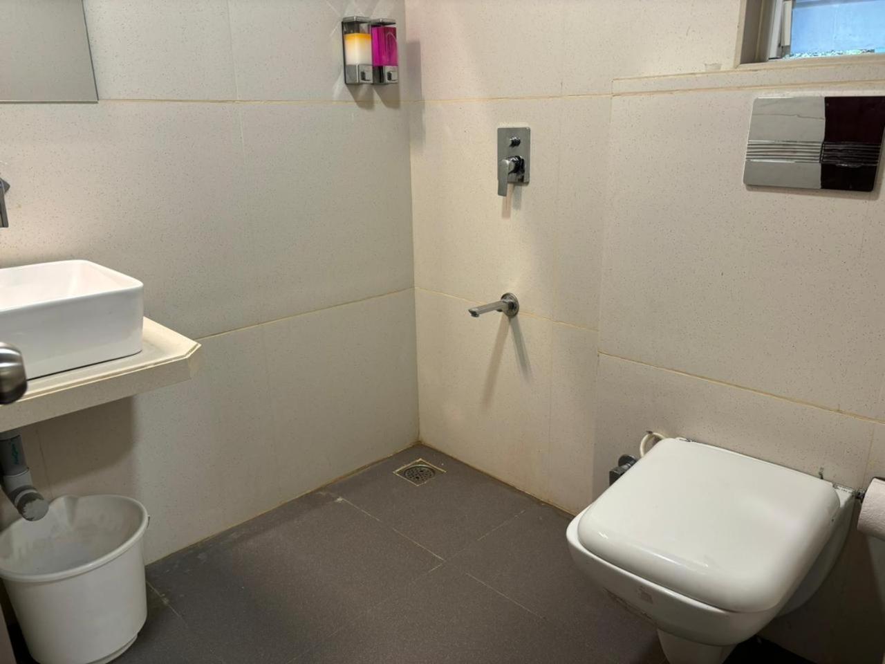 Hotel Haldi Nashik Buitenkant foto