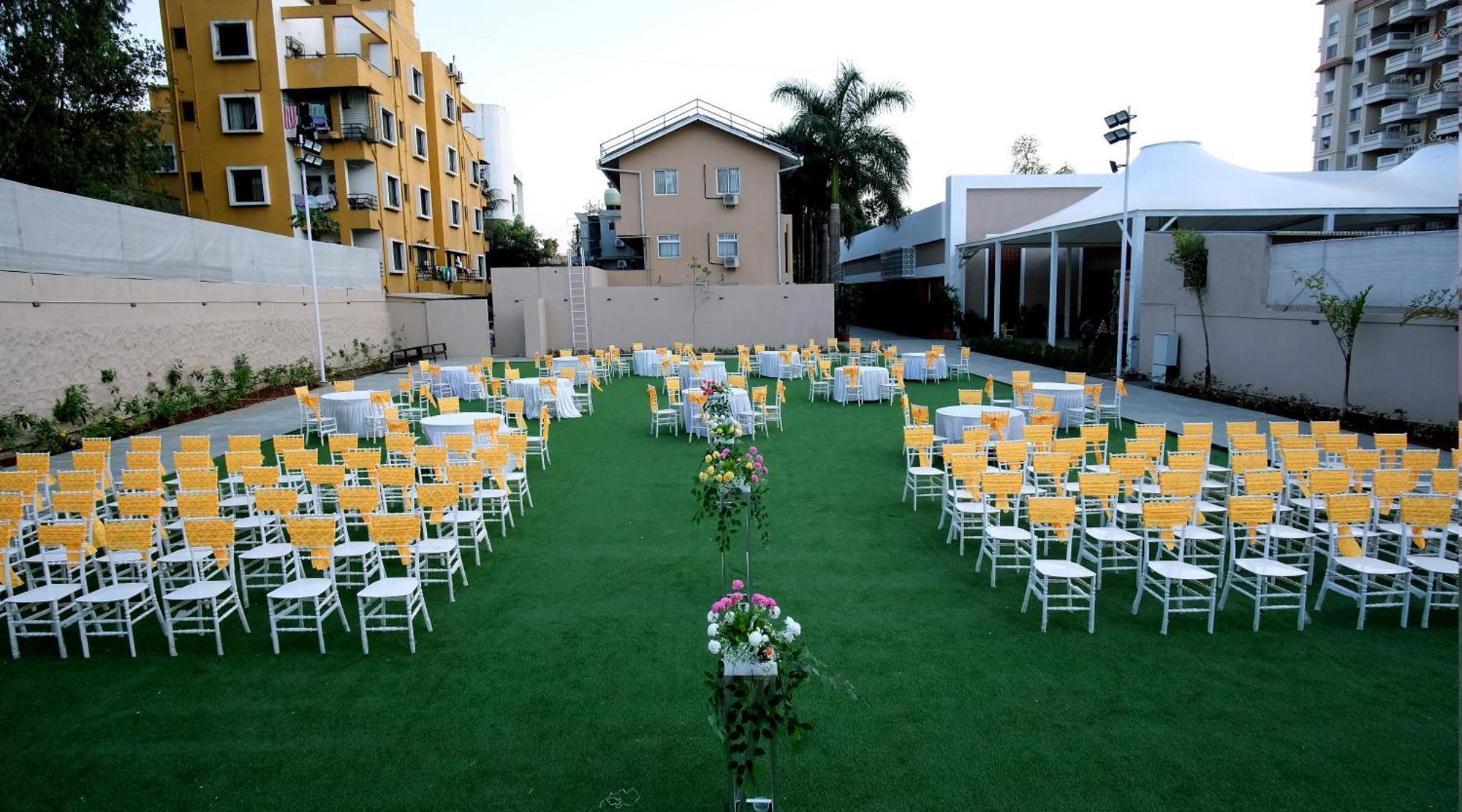 Hotel Haldi Nashik Buitenkant foto
