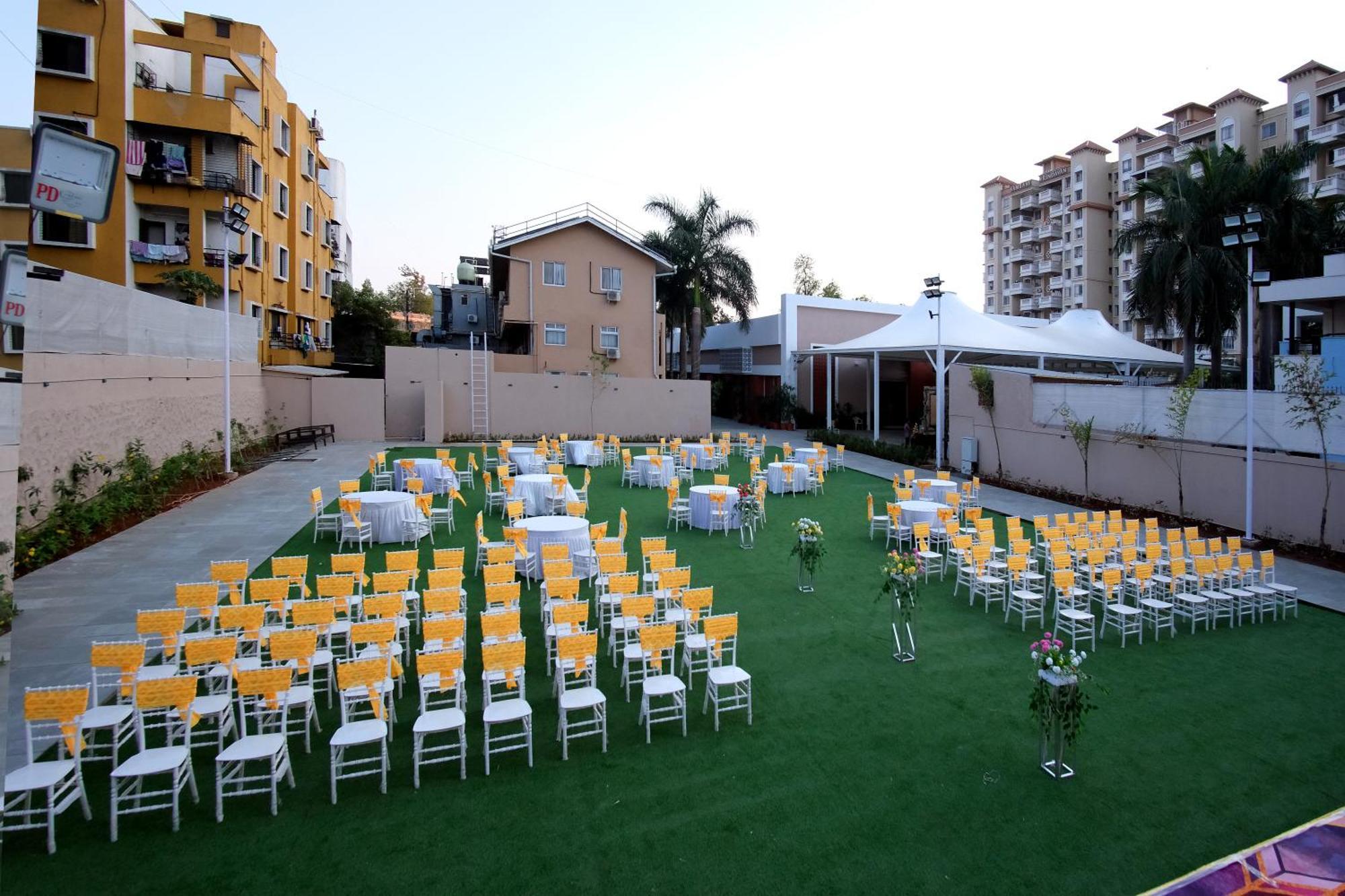 Hotel Haldi Nashik Buitenkant foto
