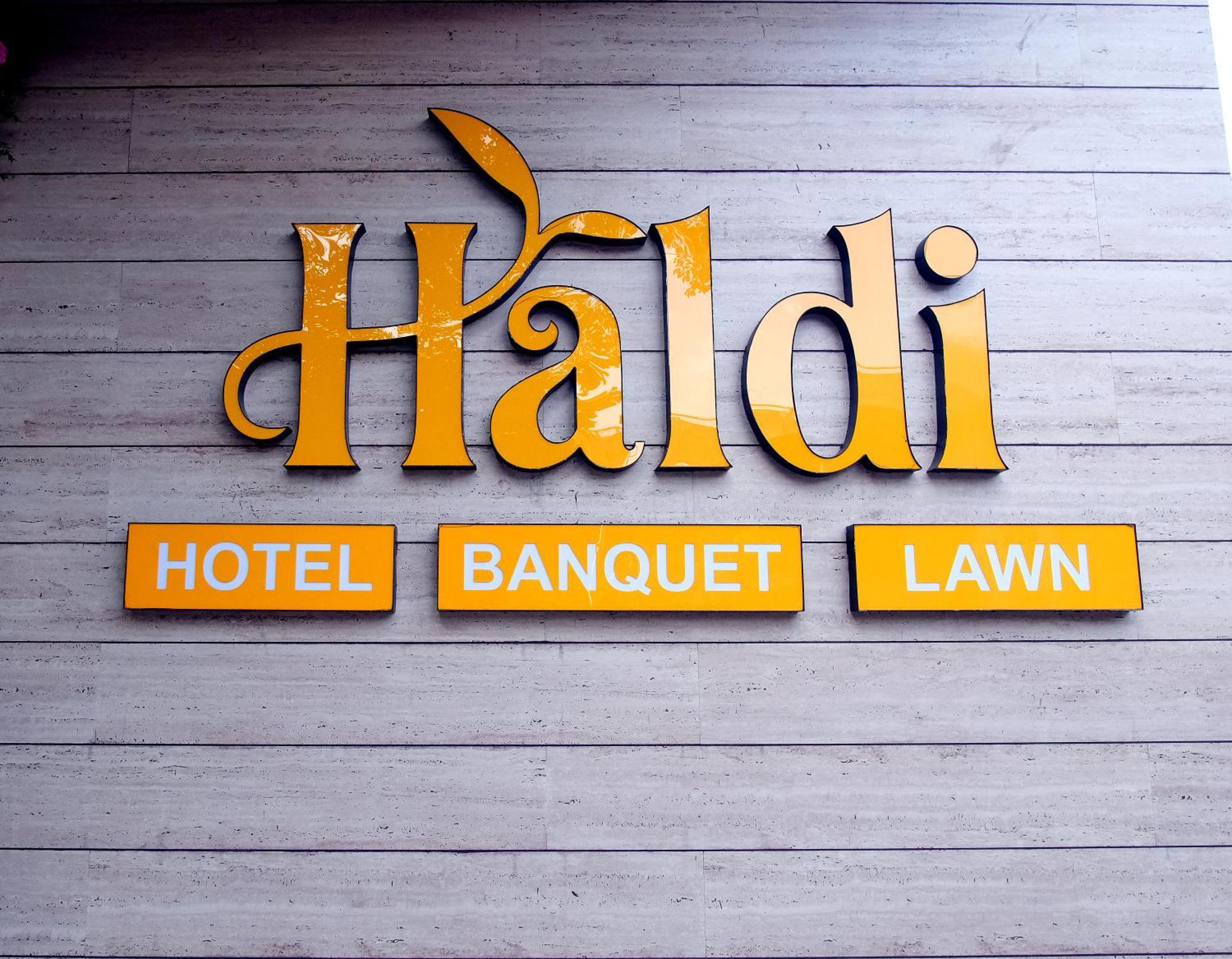 Hotel Haldi Nashik Buitenkant foto